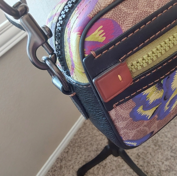 Coach Floral Patterned Crossbody Bag - Picture 5 of 16